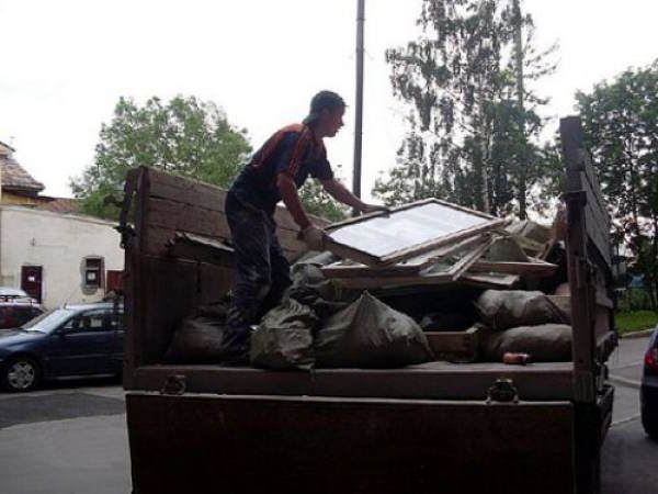 Вывоз строительного мусора из квартиры с грузчиками